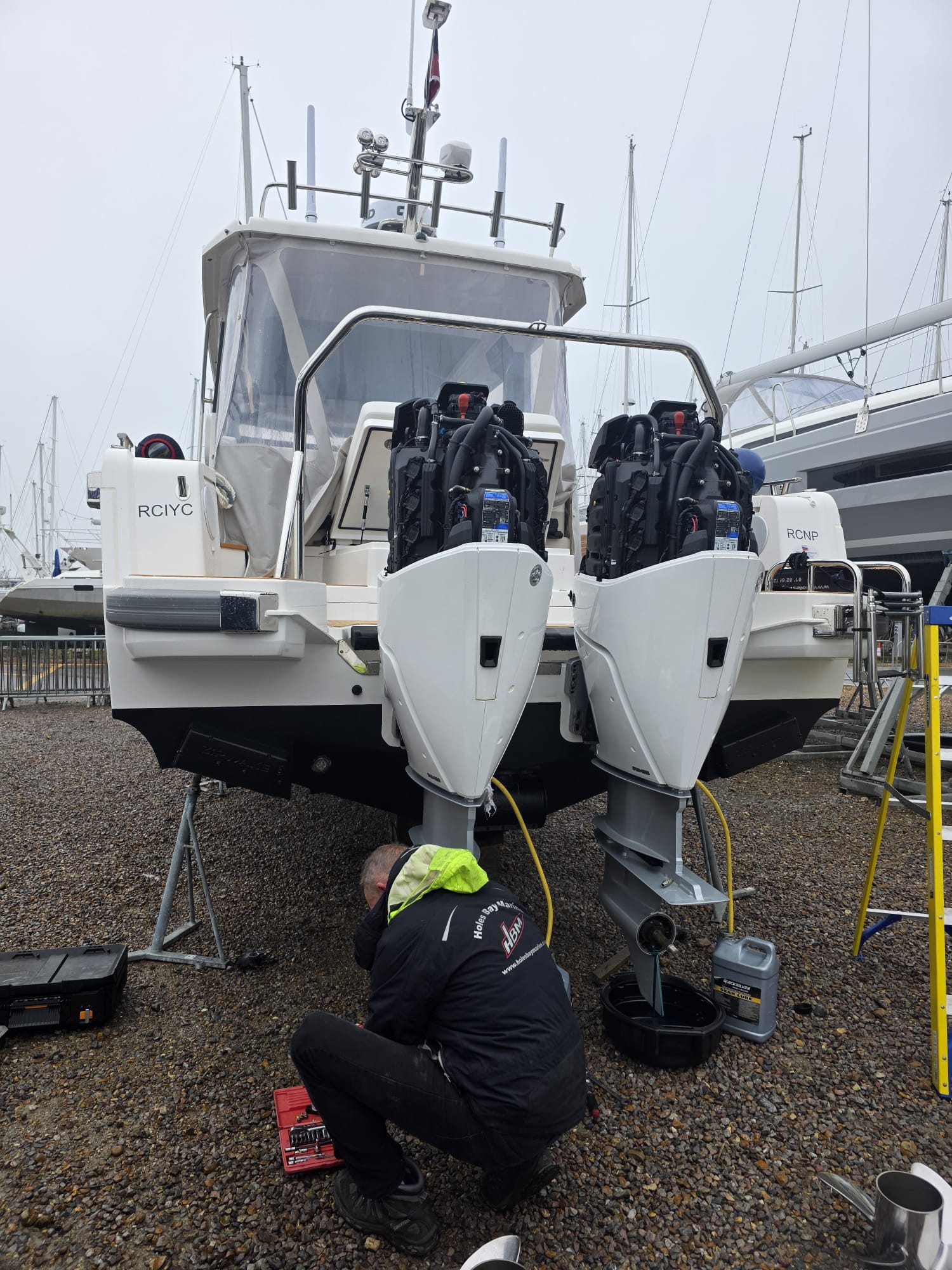 Marine engine repair Poole by an experienced marine engineer